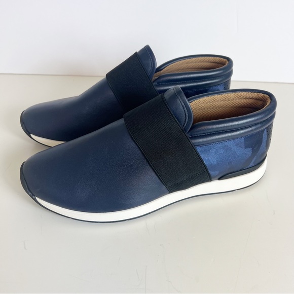 Vionic Cosmic Calina Blue Camo Comfort Sneaker Shoes Womens Size 9 W Slip On - Picture 3 of 10